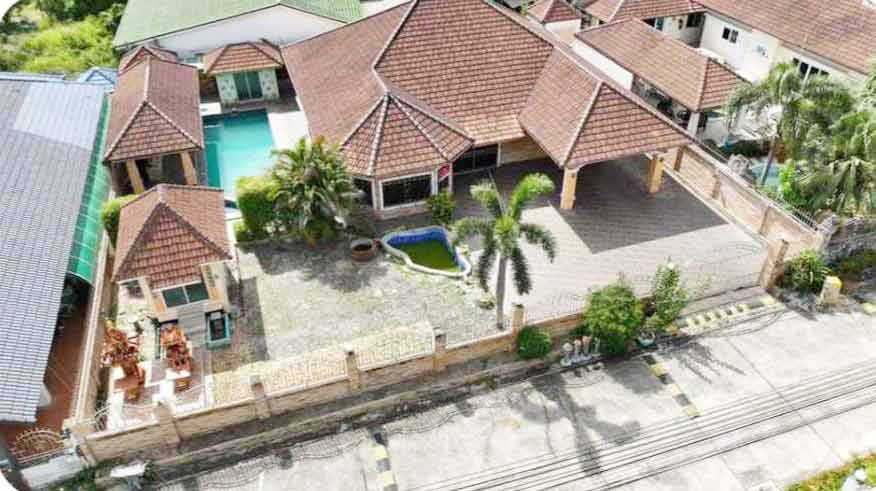 หมู่บ้านสยามการ์เด้น  ถ.สนามกอล์ฟสยามคันทรีคลับ ต.โป่ง อ.บางละมุง จ.ชลบุรี